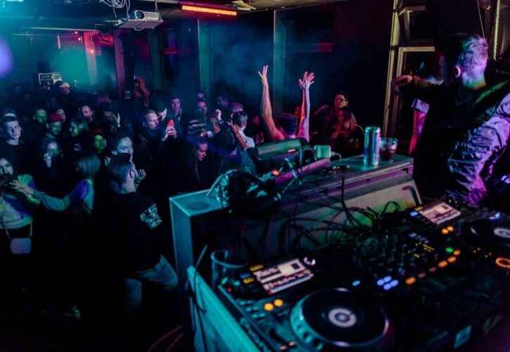 Der Boiler-Room-Effekt: Wie 360-Grad-Raves das Clubgefühl verändert haben